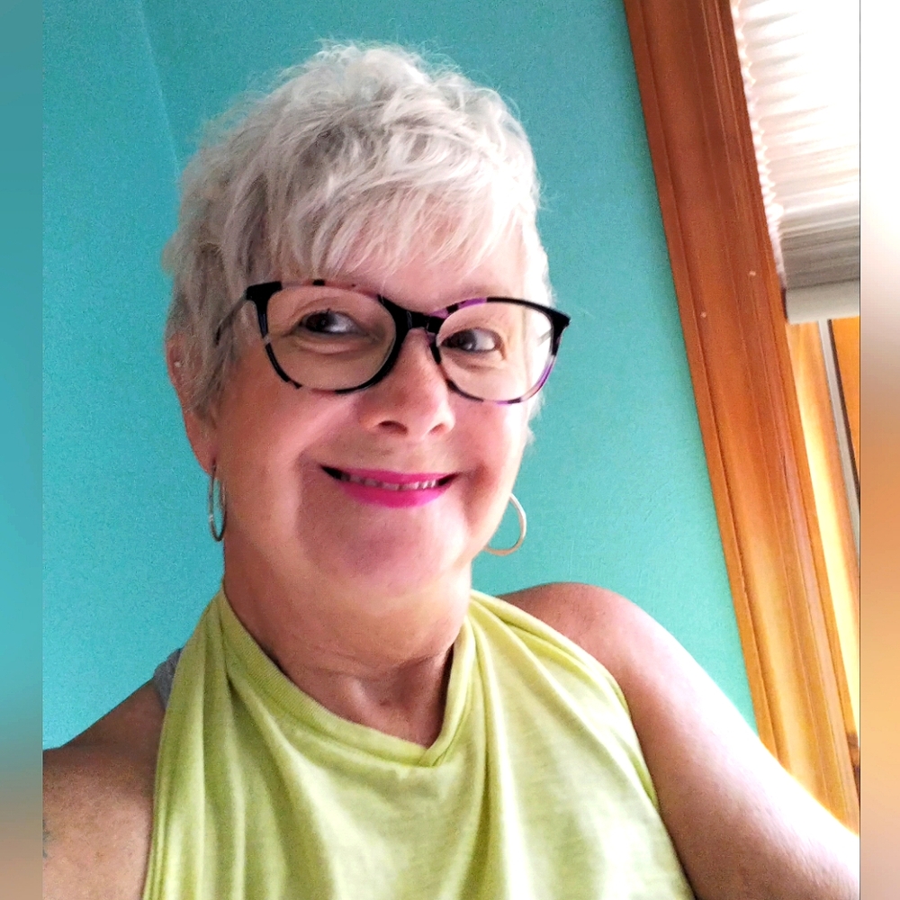 Meet your Posher, Bonita